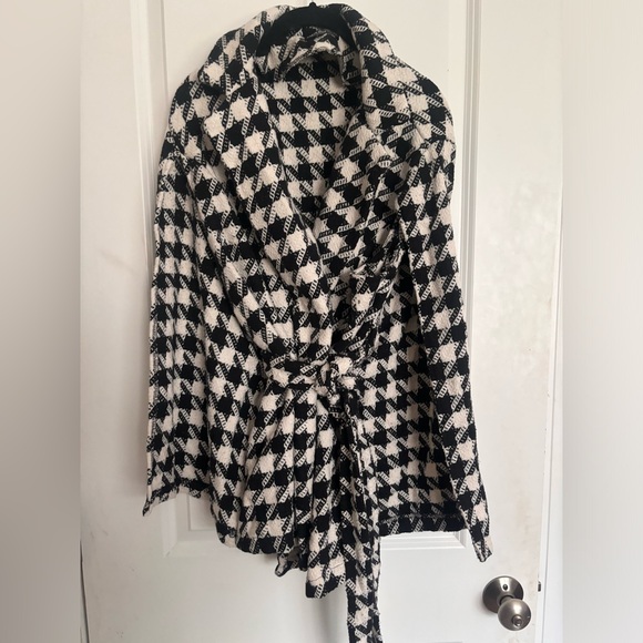 Jackets & Blazers - Women’s Houndstooth Cape Tie Waist Coat